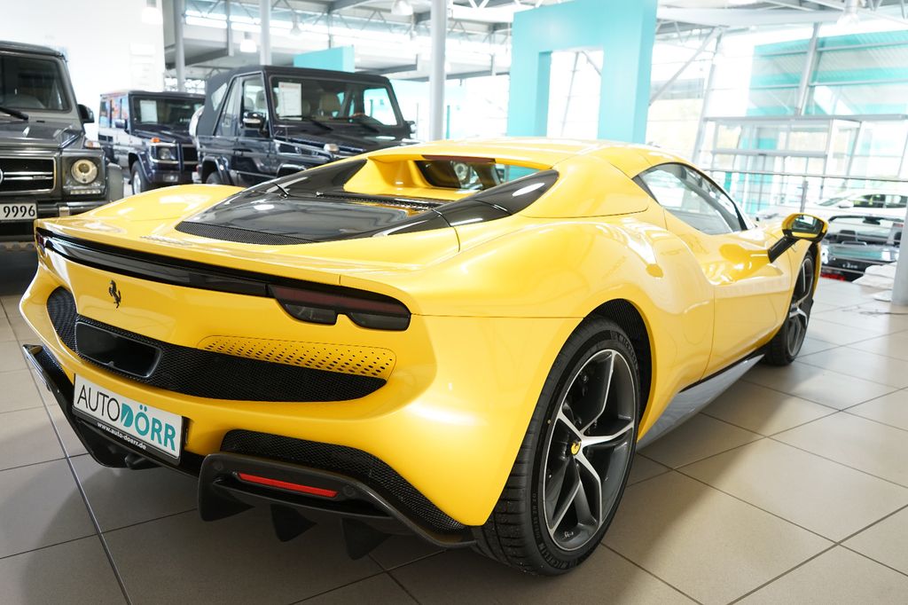 Ferrari 296 GTS 2024
