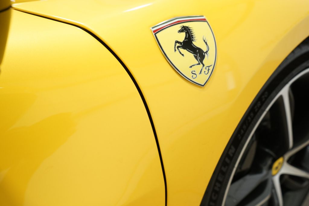 Ferrari 296 GTS 2024