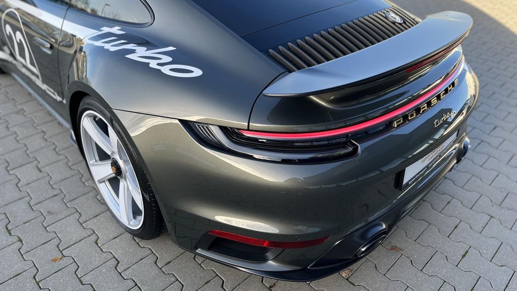 Porsche 992 2025