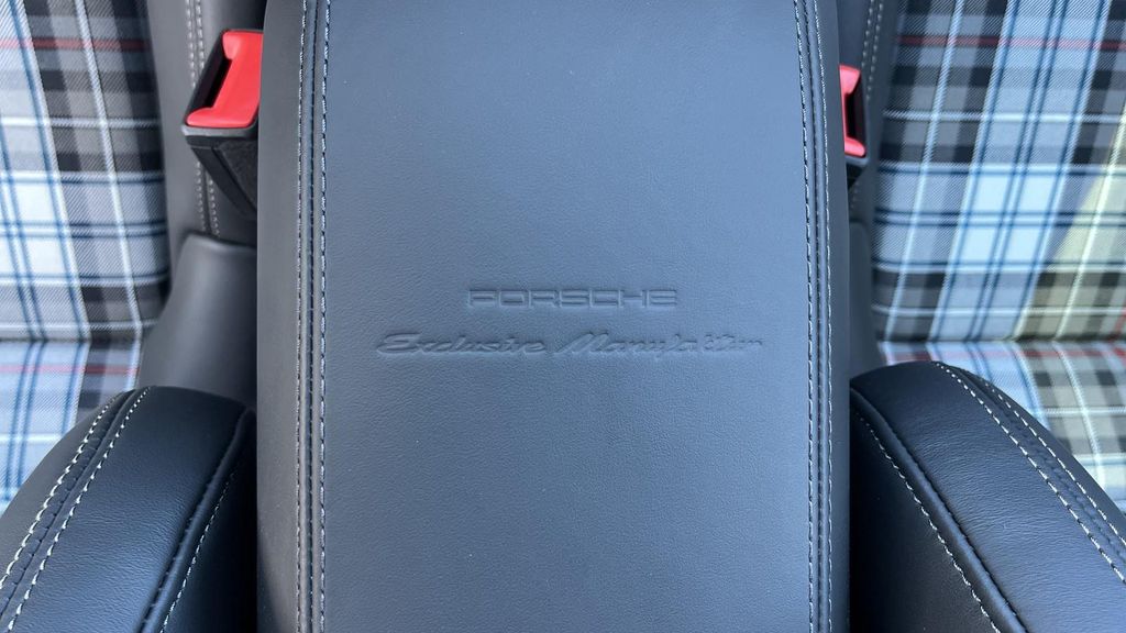 Porsche 992 2025