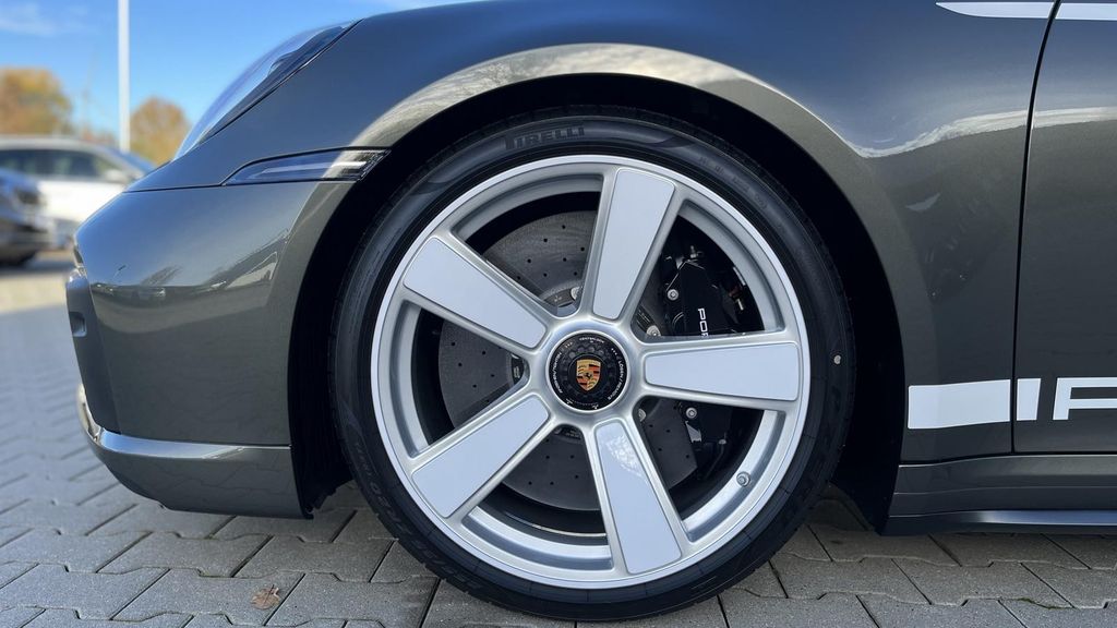Porsche 992 2025
