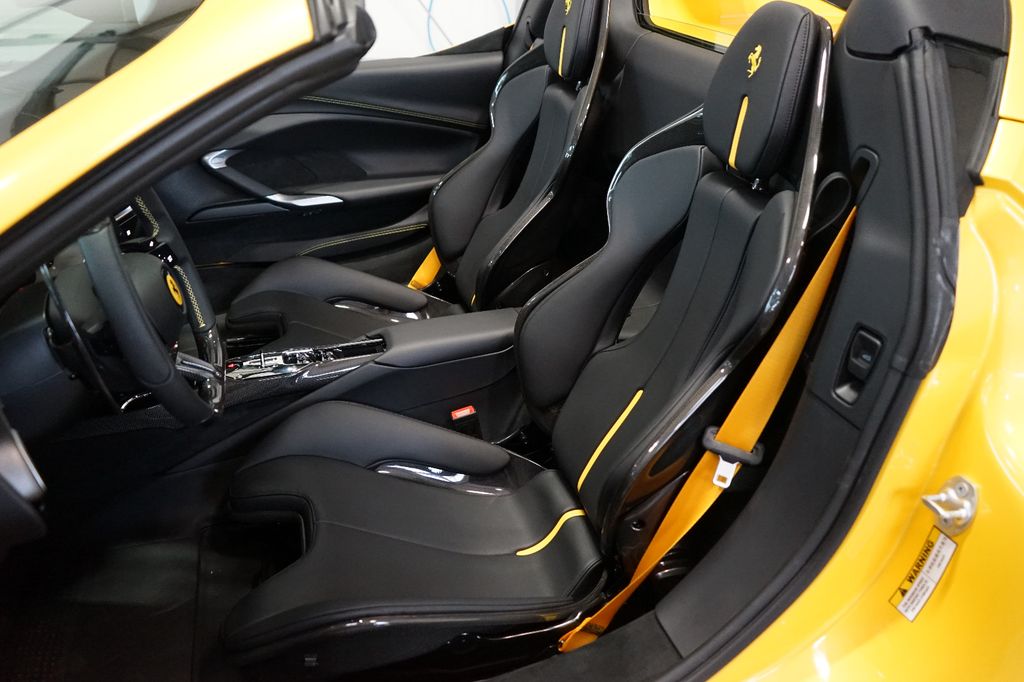 Ferrari 296 GTS 2024