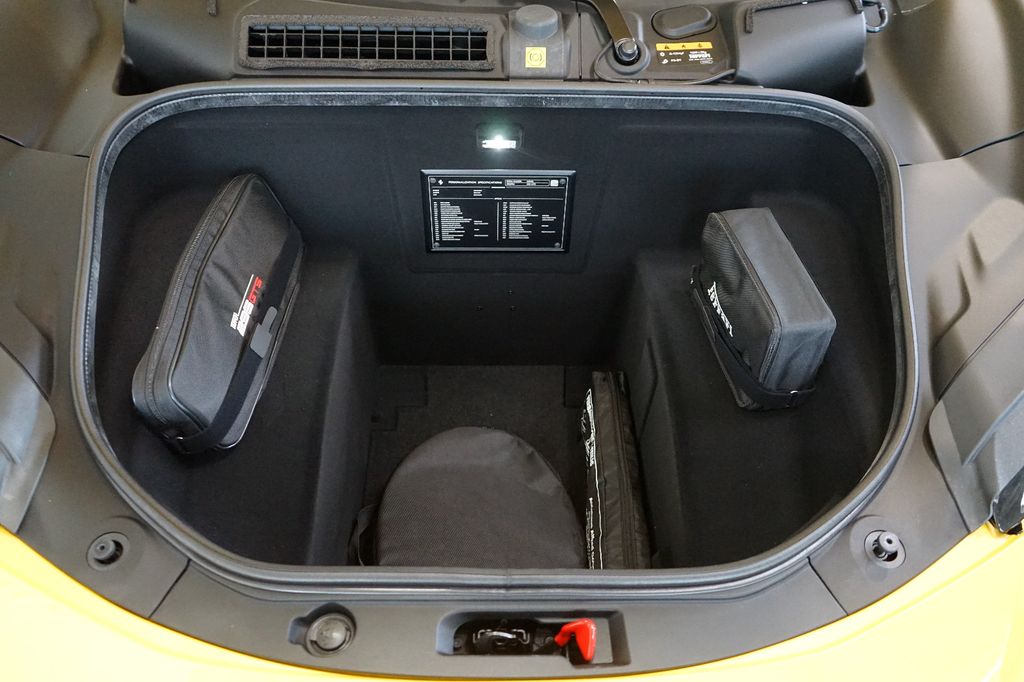 Ferrari 296 GTS 2024