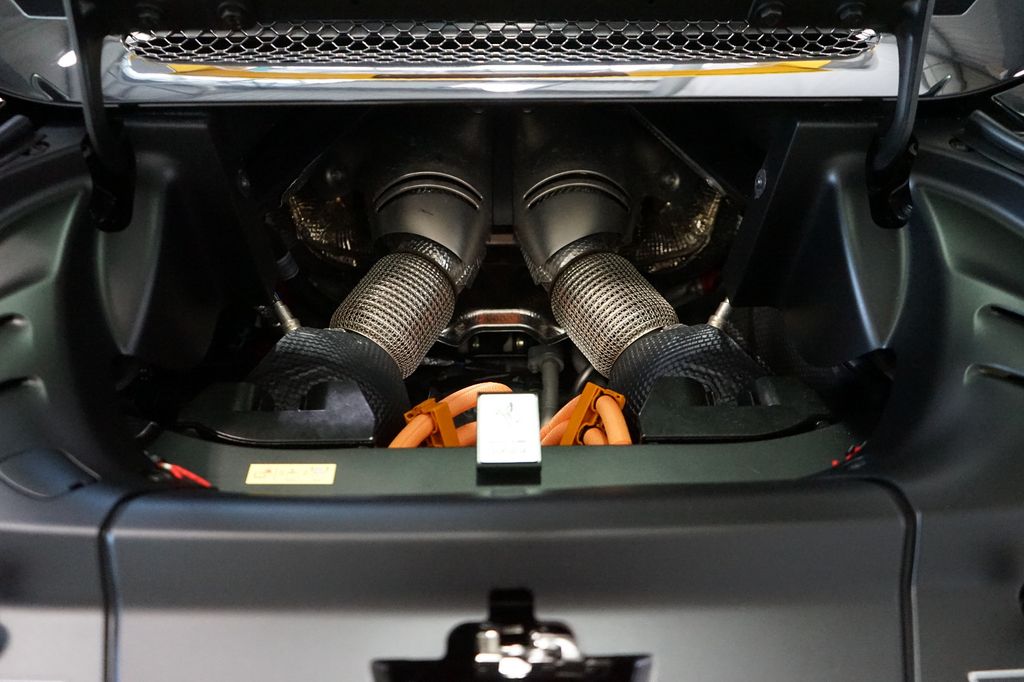 Ferrari 296 GTS 2024