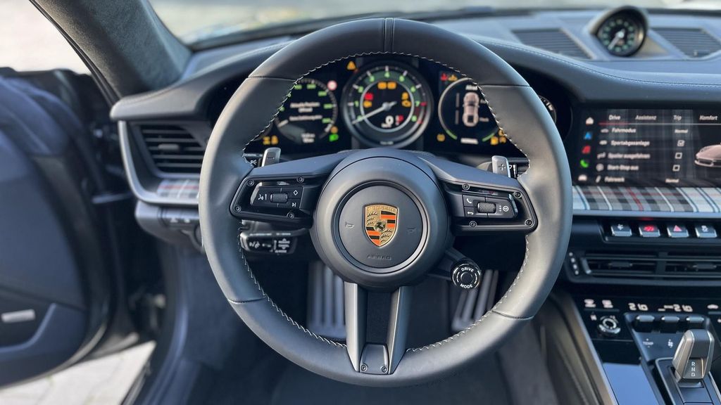 Porsche 992 2025