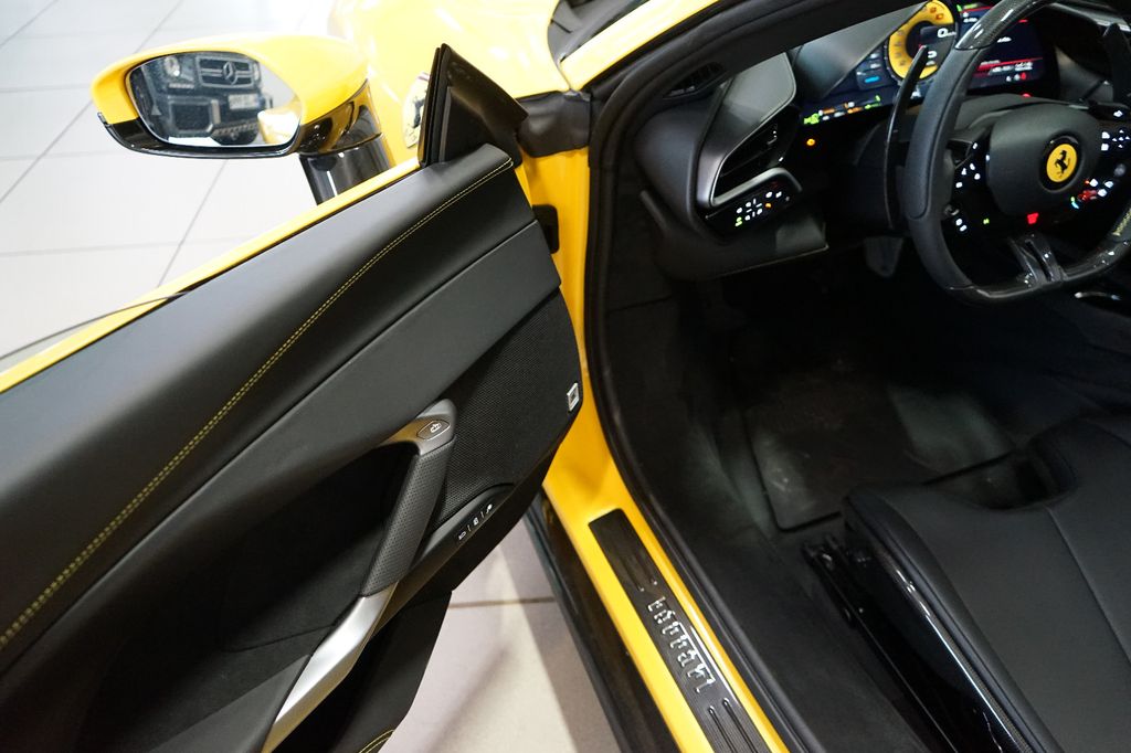 Ferrari 296 GTS 2024