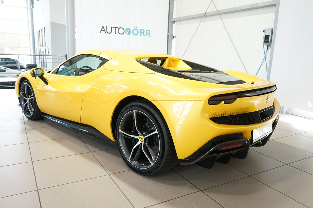 Ferrari 296 GTS 2024