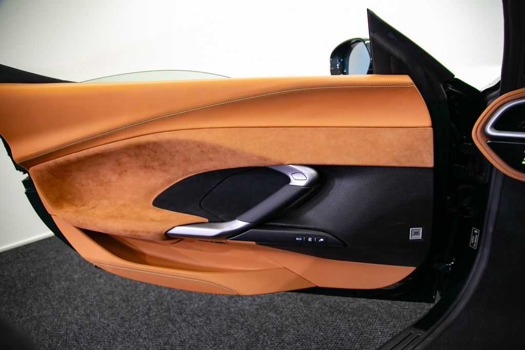 Ferrari 296 GTS 2025