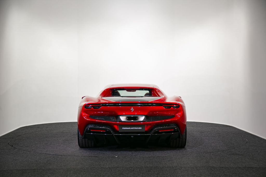 Ferrari 296 GTB 2025