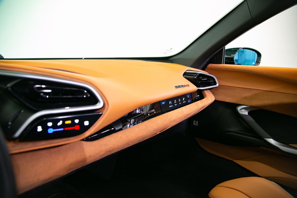 Ferrari 296 GTS 2025