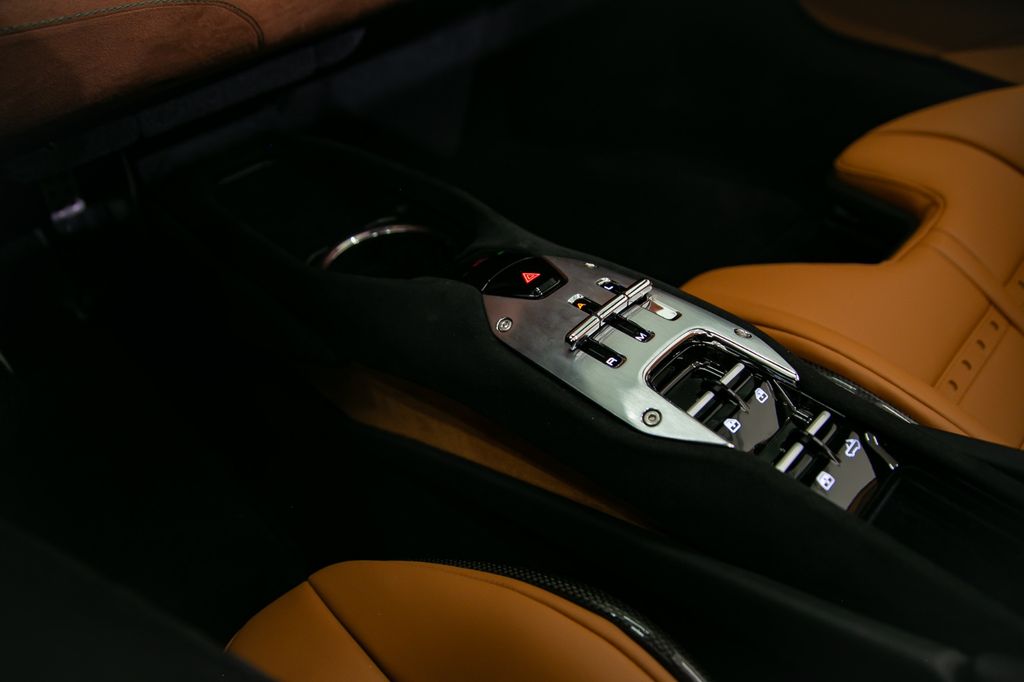 Ferrari 296 GTS 2025