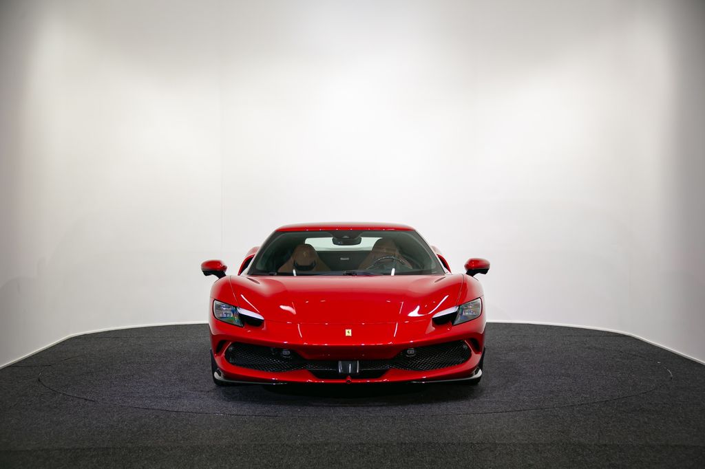 Ferrari 296 GTB 2025