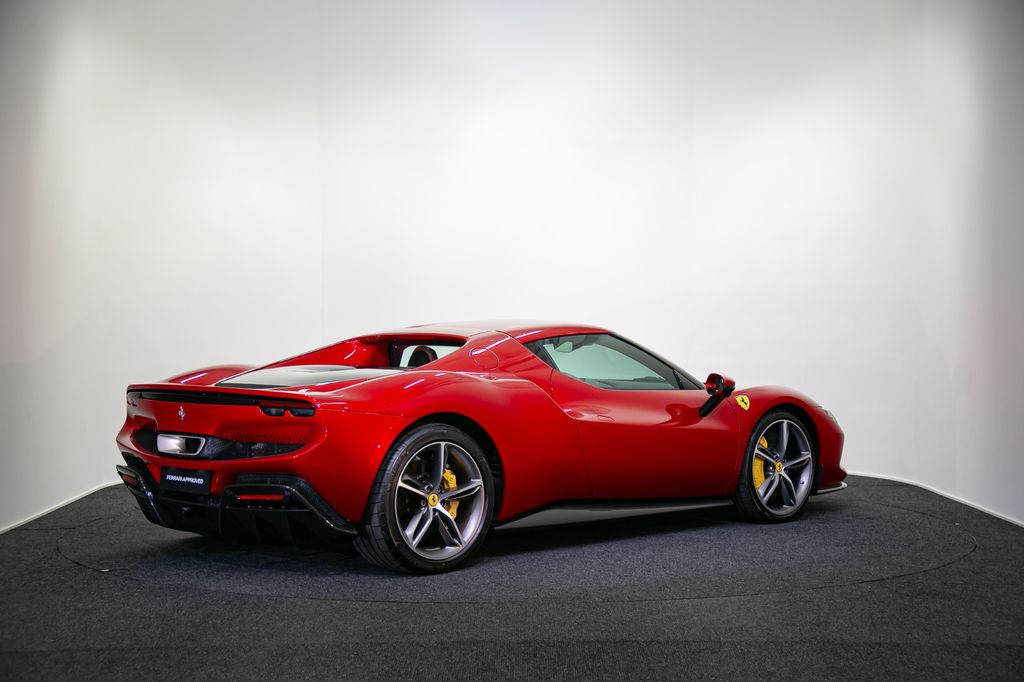 Ferrari 296 GTB 2025