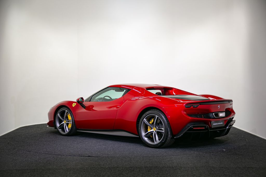 Ferrari 296 GTB 2025