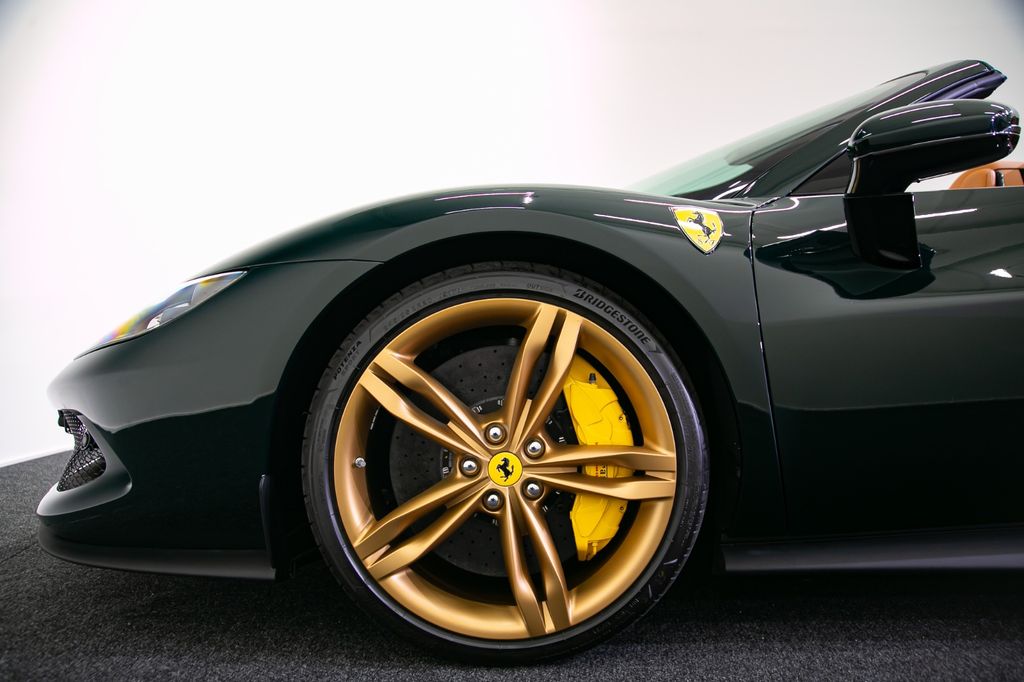 Ferrari 296 GTS 2025