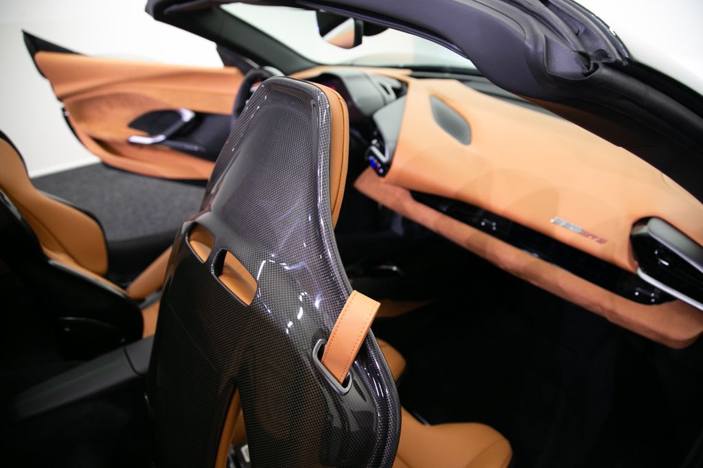 Ferrari 296 GTS 2025