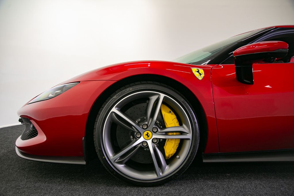 Ferrari 296 GTB 2025