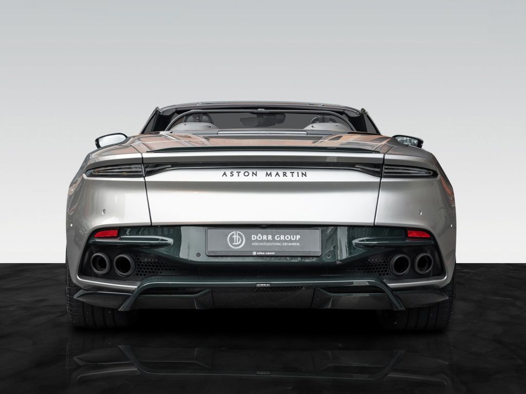 Aston Martin DBS 2024