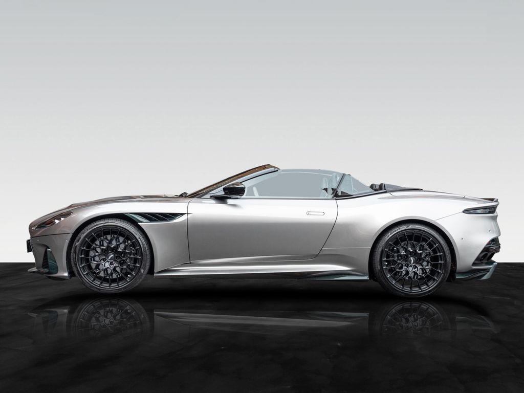 Aston Martin DBS 2024