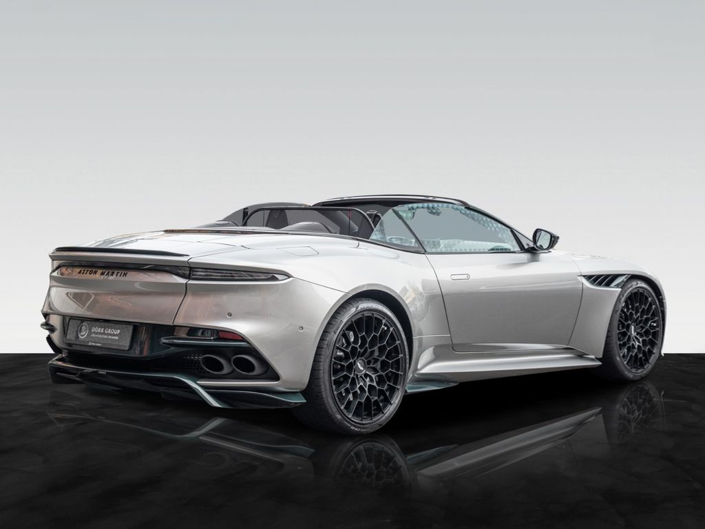 Aston Martin DBS 2024
