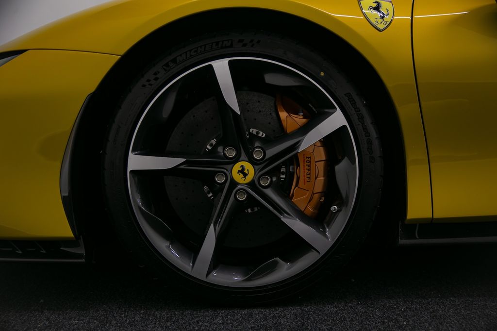 Ferrari SF90 2024