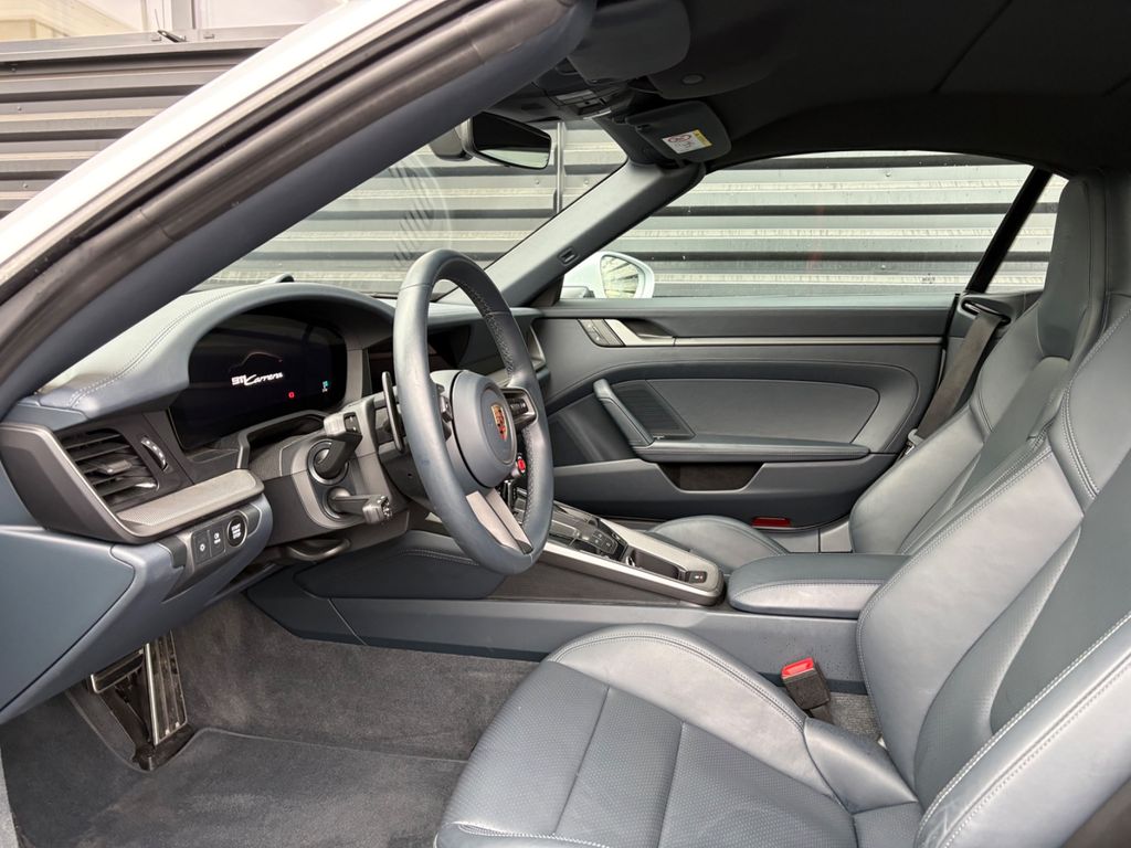 Porsche 992 2025