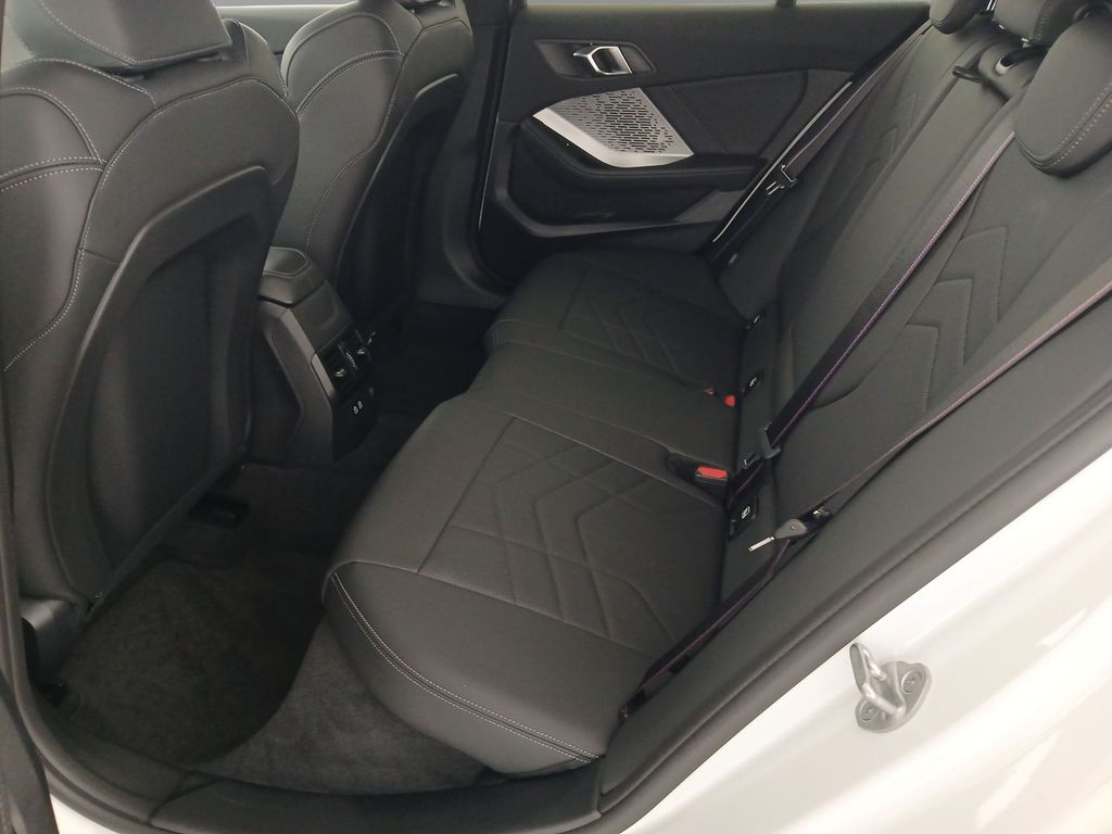 BMW 120 2024