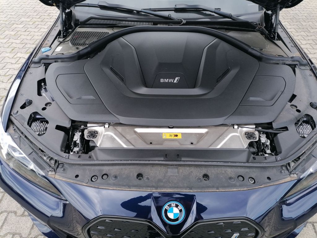 BMW i4 2023