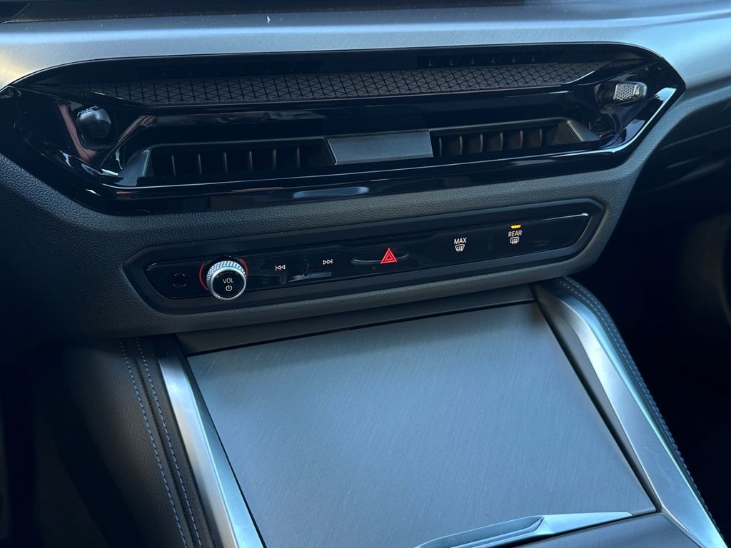 BMW 230 2025