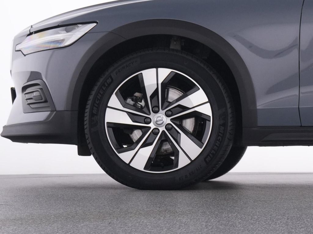 Volvo V60 Cross Country 2023