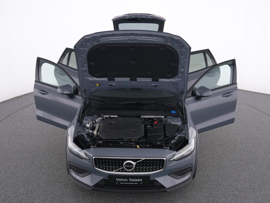 Volvo V60 Cross Country 2023