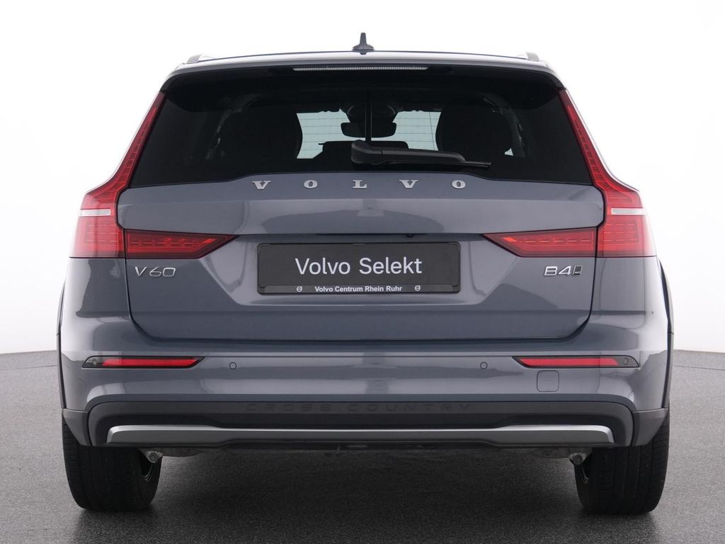 Volvo V60 Cross Country 2023