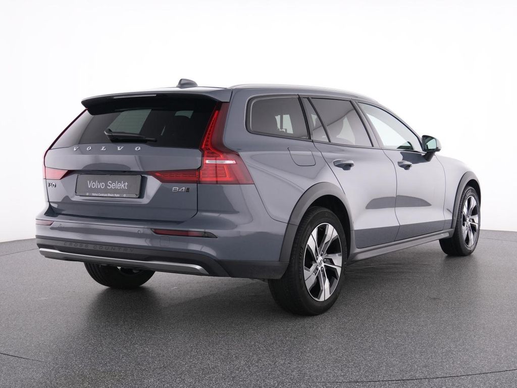 Volvo V60 Cross Country 2023