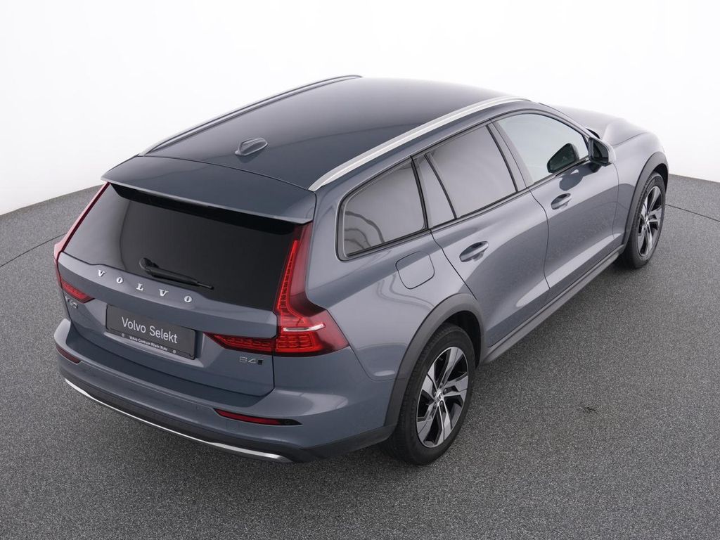 Volvo V60 Cross Country 2023