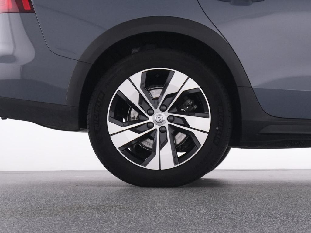 Volvo V60 Cross Country 2023
