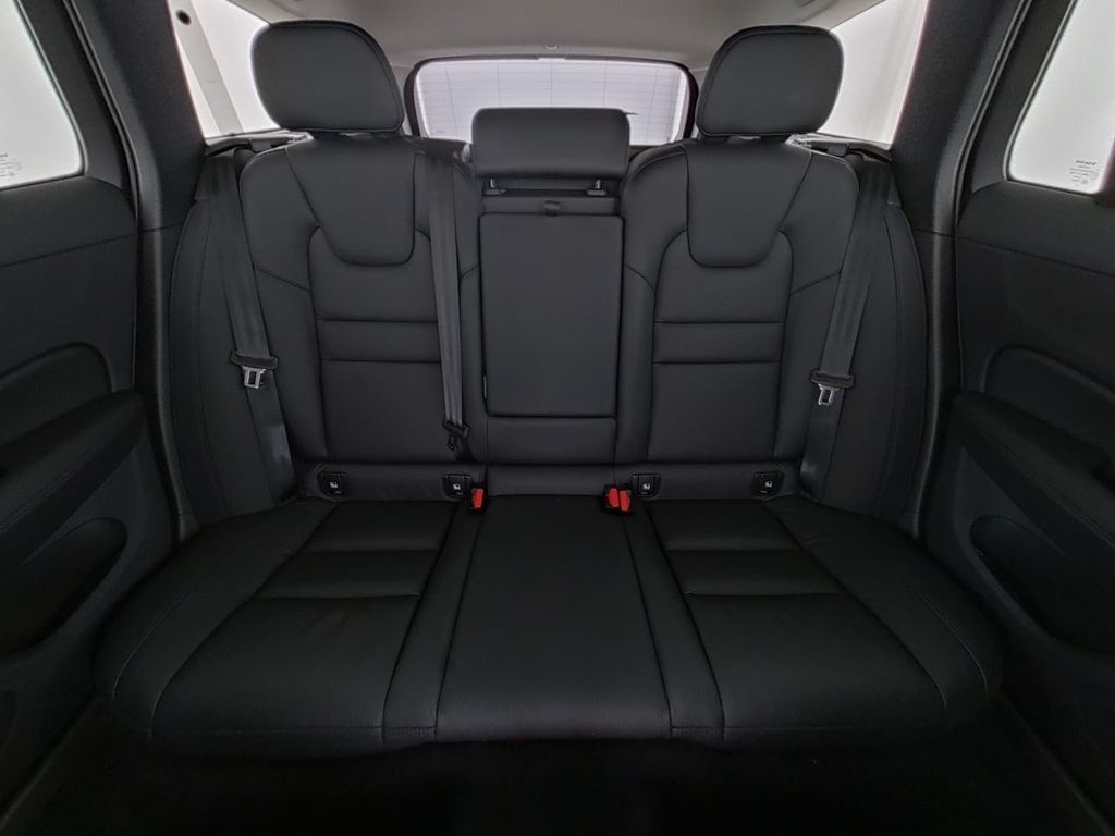 Volvo V60 Cross Country 2023