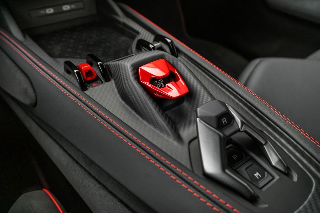 Lamborghini Revuelto 2024