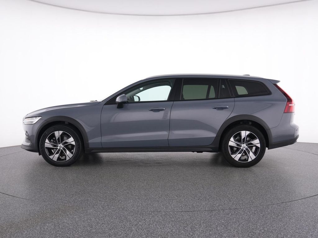 Volvo V60 Cross Country 2023