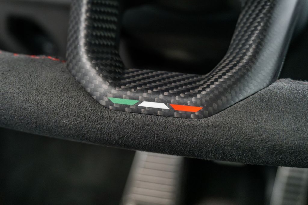 Lamborghini Revuelto 2024