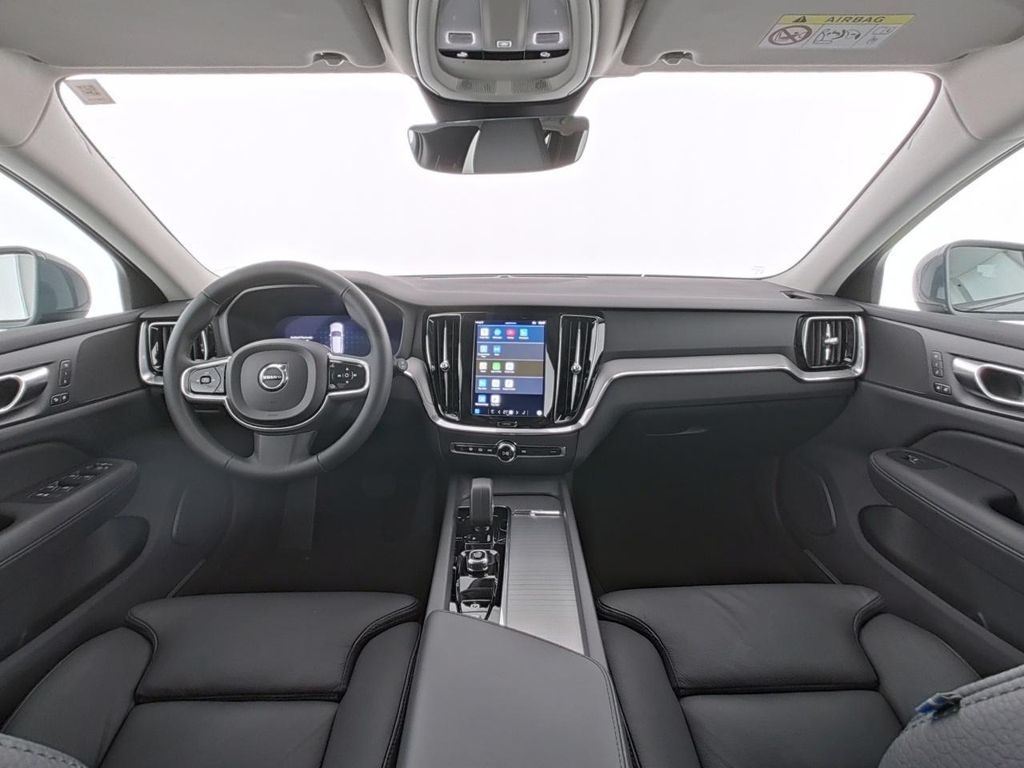 Volvo V60 Cross Country 2023