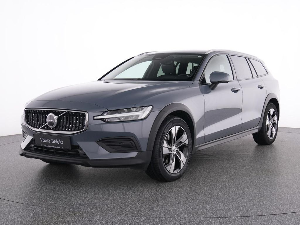 Volvo V60 Cross Country 2023