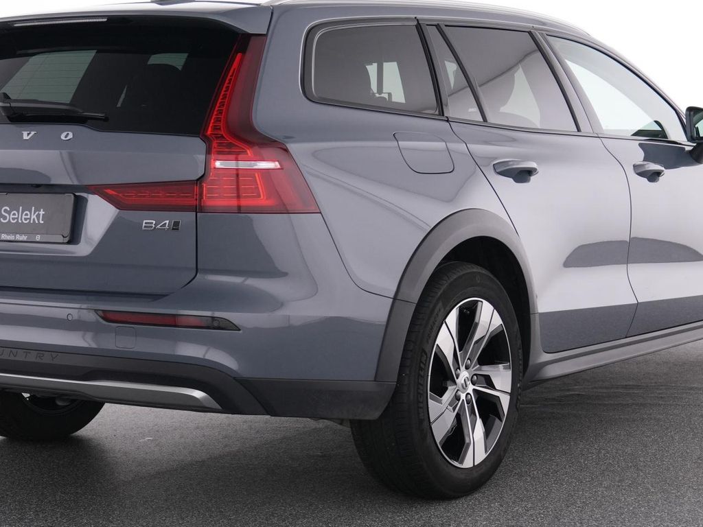 Volvo V60 Cross Country 2023