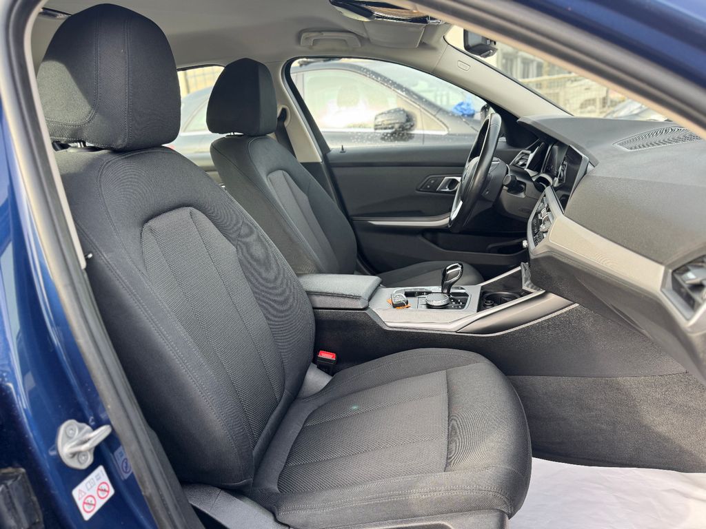 BMW 318 2021