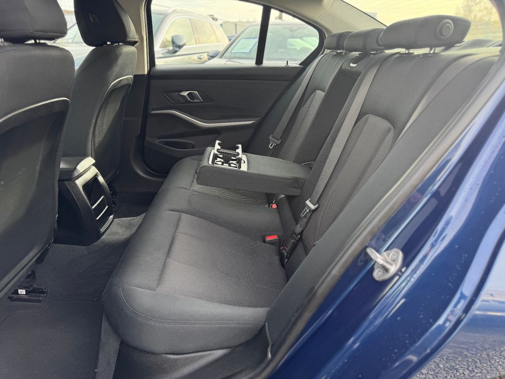 BMW 318 2021