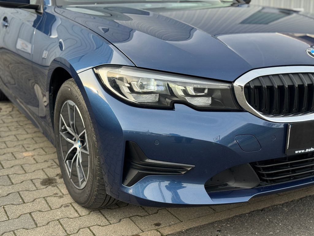 BMW 318 2021