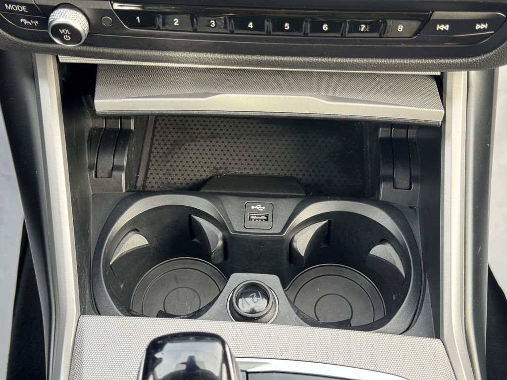 BMW 318 2021