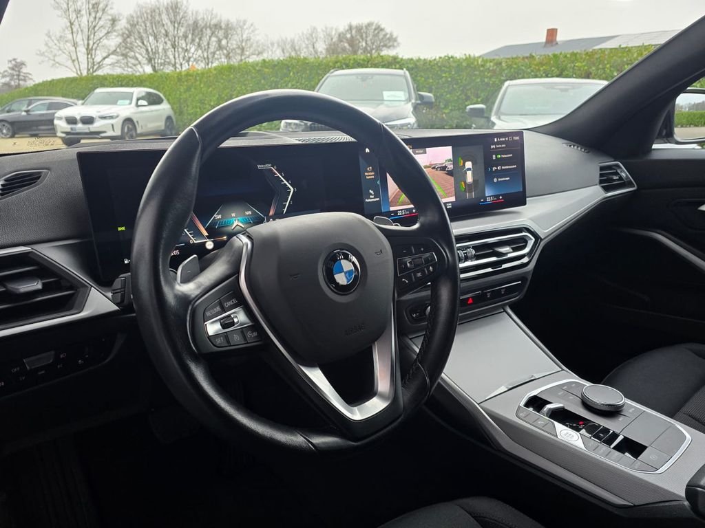 BMW 318 2022