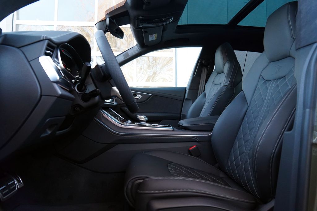 Audi SQ8 2025