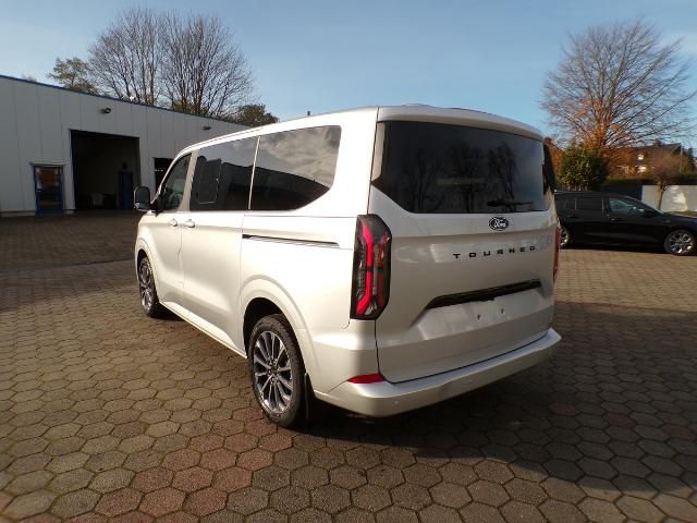 Ford Tourneo Custom 2025