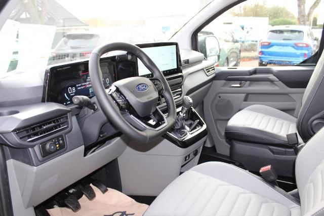 Ford Tourneo Custom 2025